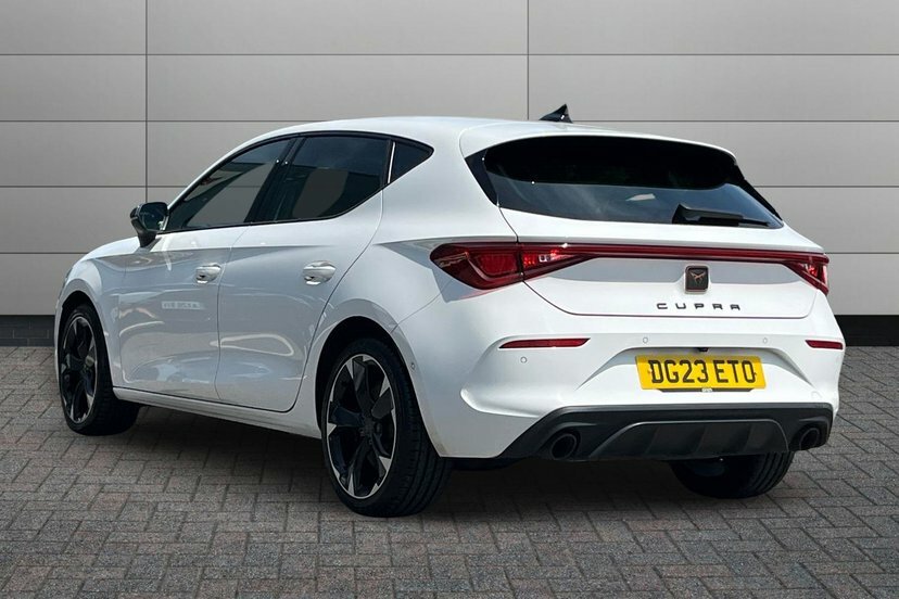 Cupra Leon 2.0 Tsi Vz1 Hatchback Dsg 245 Ps DG23ETO White #3