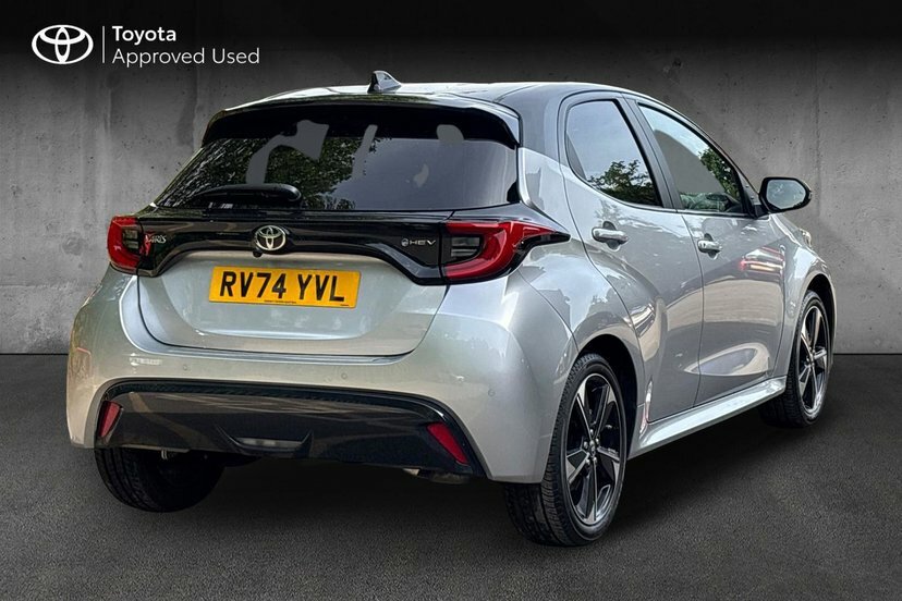 Toyota Yaris 1.5 Vvt-h Premiere Edition Hatchback Hy Black #4