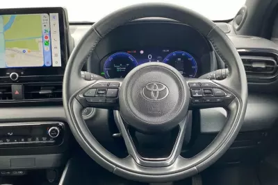 Toyota Yaris 1.5 Vvt-h Design E-cvt Euro 6 Ss White #8