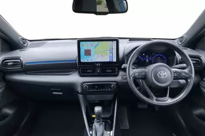 Toyota Yaris 1.5 Vvt-h Design E-cvt Euro 6 Ss White #5