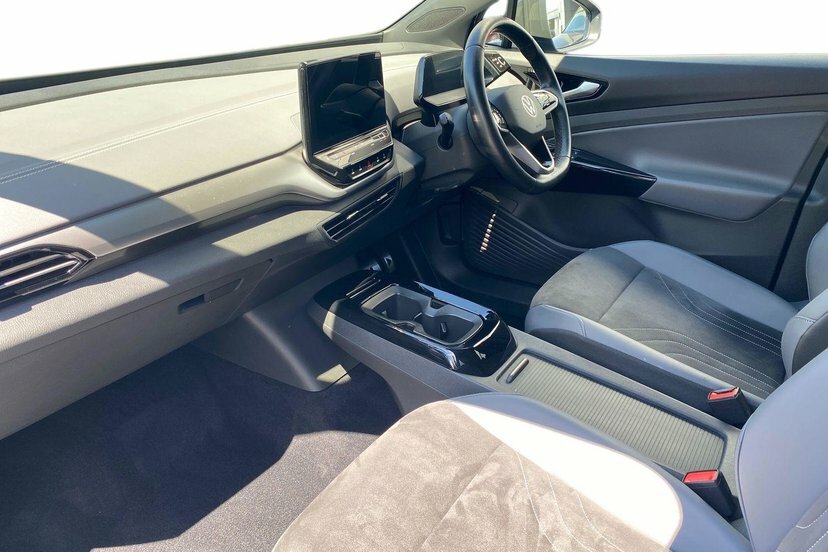 Volkswagen ID.4 Pro Performance 77Kwh Family Suv Black #2