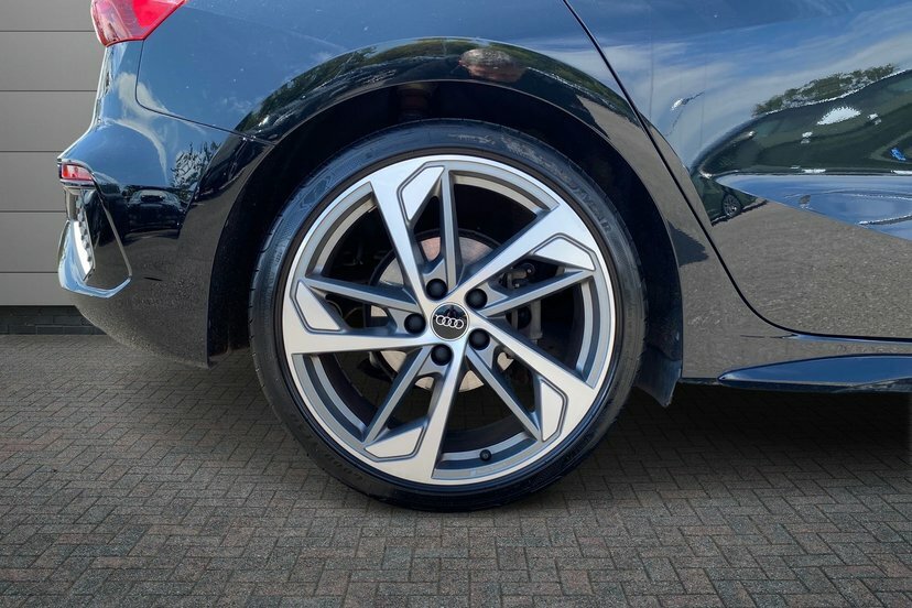 Audi A3 1.5 Tfsi 35 Black Edition Sportback S T Black #5