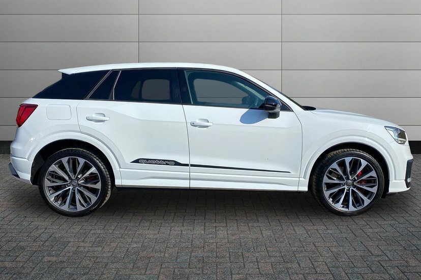 Audi SQ2 2.0 Tfsi Black Edition Suv S Tronic Qua LF70DPN White #4