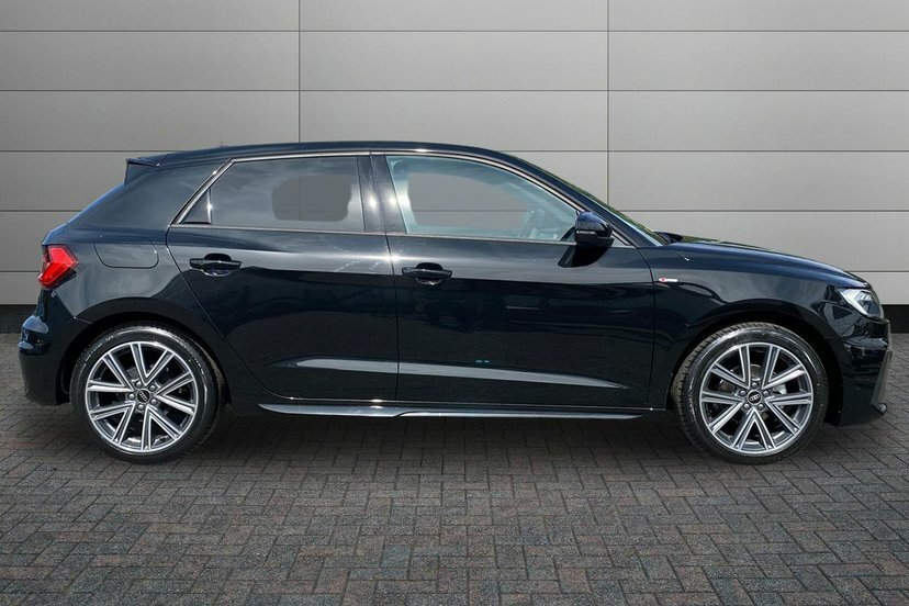 Audi A1 1.0 Tfsi 25 S Line Sportback S Tronic Black #4