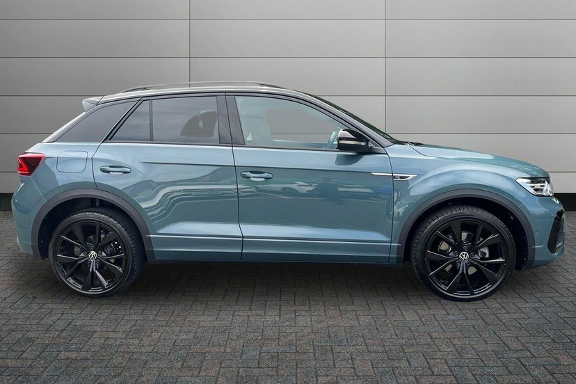 Volkswagen T-Roc 1.5 Tsi Black Edition Plus Suv Dsg 150 Black #4