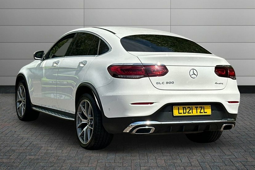 Mercedes-Benz GLC Class Glc300 Amg Line Premium Plus White #2