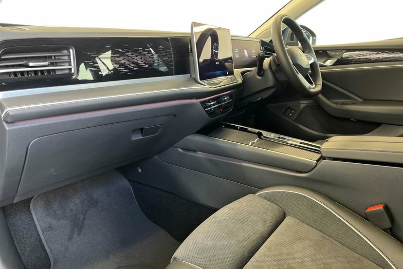 Volkswagen Passat 1.5 Tsi Ehybrid 19.7Kwh Elegance Estate Grey #2