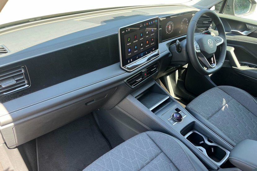 Volkswagen Tiguan 1.5 Etsi Mhev Match Suv Hybrid Dsg 150 GL26UYW Grey #2