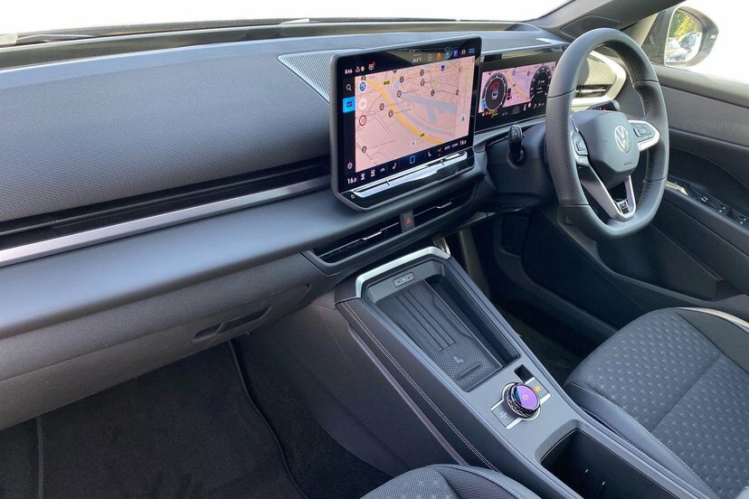 Volkswagen T-Roc 1.5 Etsi Mhev R-line Suv Hybrid Dsg 15 Black #3