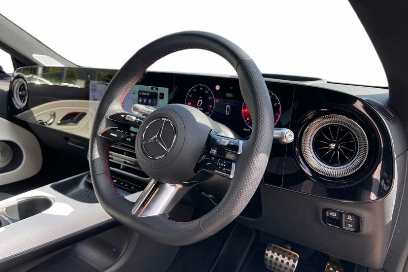 Mercedes-Benz CLA Class 1.5 Cla220h Hybrid Amg Line Premium Plus Saloon Green #5