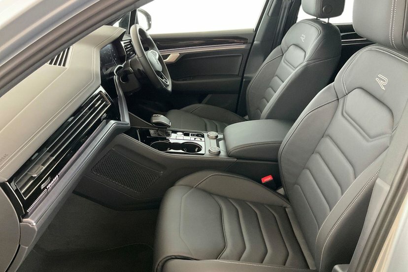 Volkswagen Touareg 3.0 Tdi V6 Black Edition Suv Tiptronic Silver #4