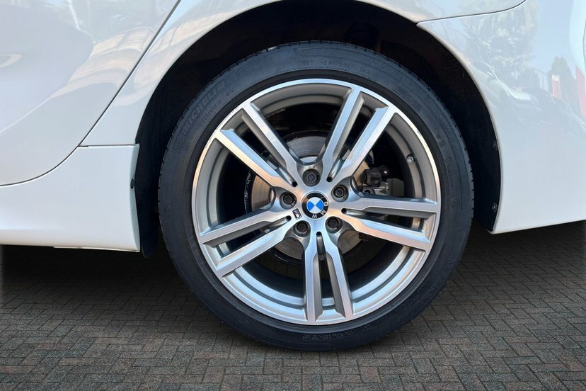 BMW 2 Series Active Tourer 2.0 218D M Sport Mpv 150 Ps White #5