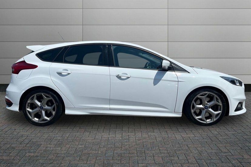 Ford Focus 2.0 Tdci St-1 Hatchback 185 Ps White #4