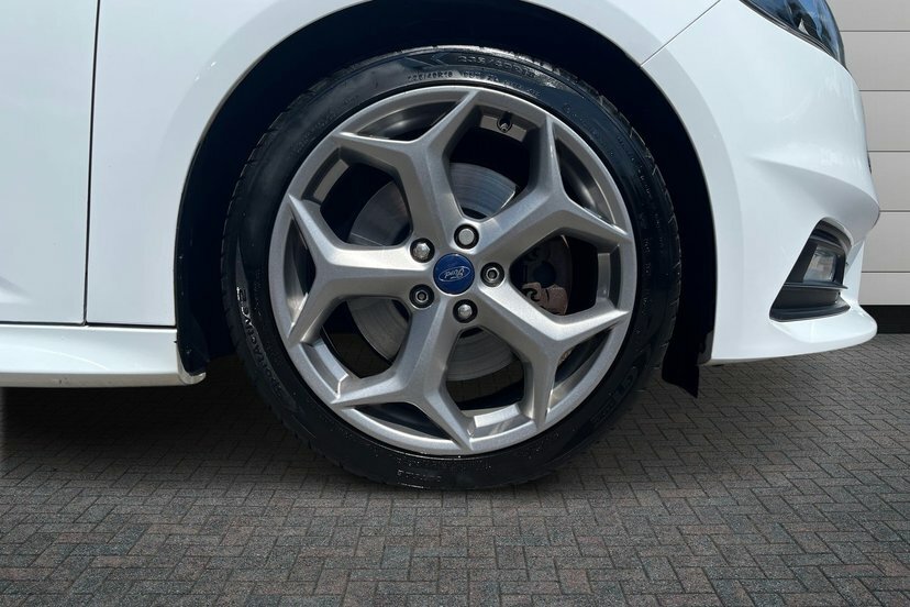 Ford Focus 2.0 Tdci St-1 Hatchback 185 Ps White #6