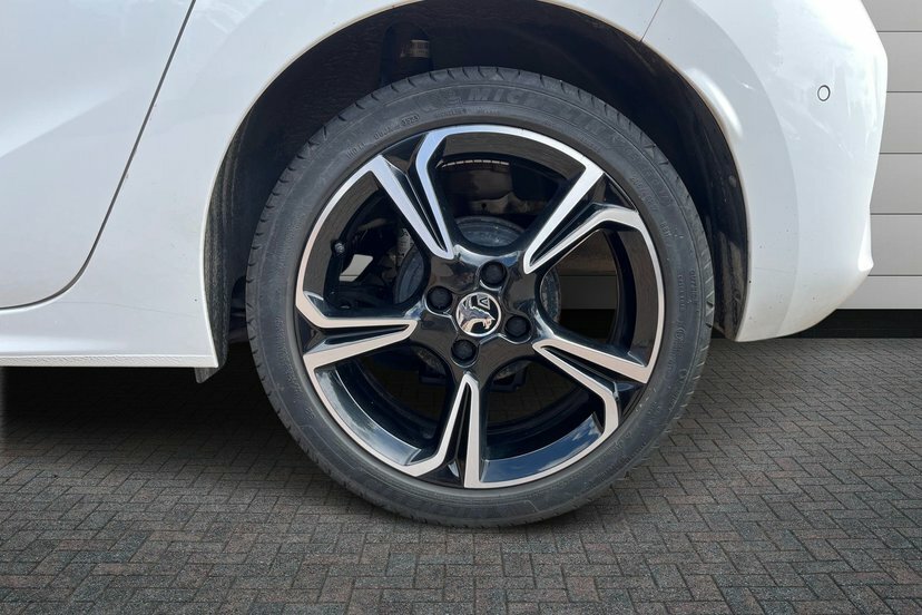 Vauxhall Corsa 1.2 Gs Hatchback 75 Ps White #5