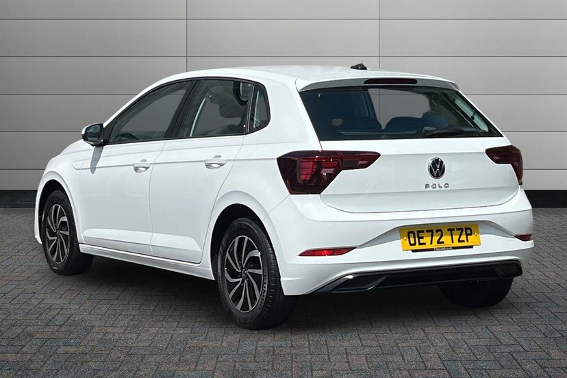Volkswagen Polo 1.0 Tsi Life Hatchback 95 Ps OE72TZP White #3