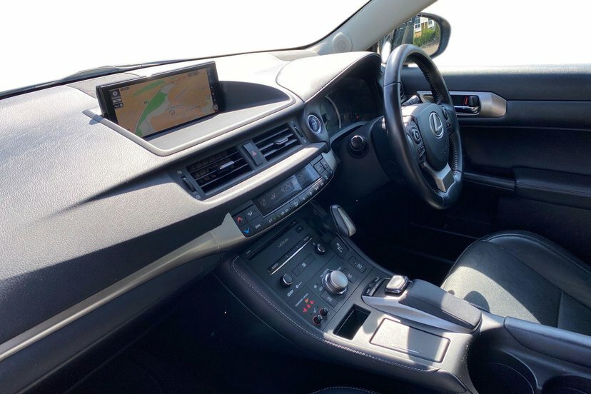 Lexus CT 1.8 200H Hatchback Hybrid E-cvt 136 Ps Black #2