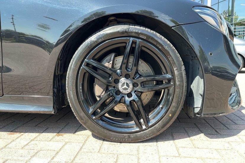 Mercedes-Benz E Class 2.0 E220d Amg Line Coupe G-tronic 194 Black #4