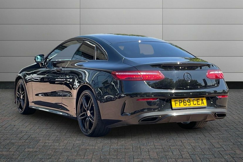 Mercedes-Benz E Class 2.0 E220d Amg Line Coupe G-tronic 194 Black #2