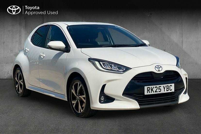 Toyota Yaris 1.5 Vvt-h Design Hatchback Hybrid E-cvt White