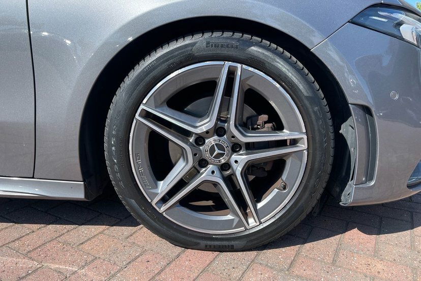 Mercedes-Benz A Class 1.3 A200 Amg Line Executive Hatchback Grey #4