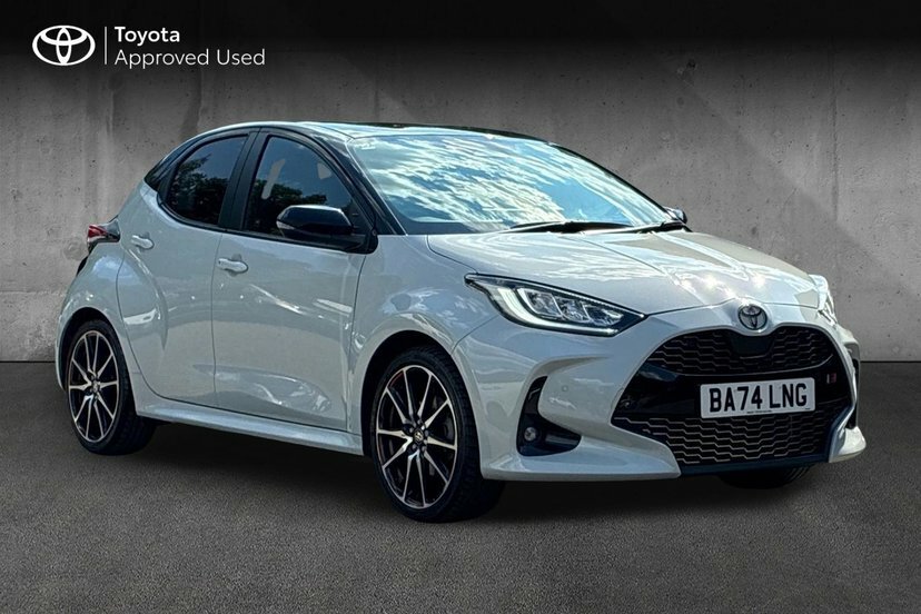 Toyota Yaris 1.5 Vvt-h Gr Sport Hatchback Hybrid E-c Black