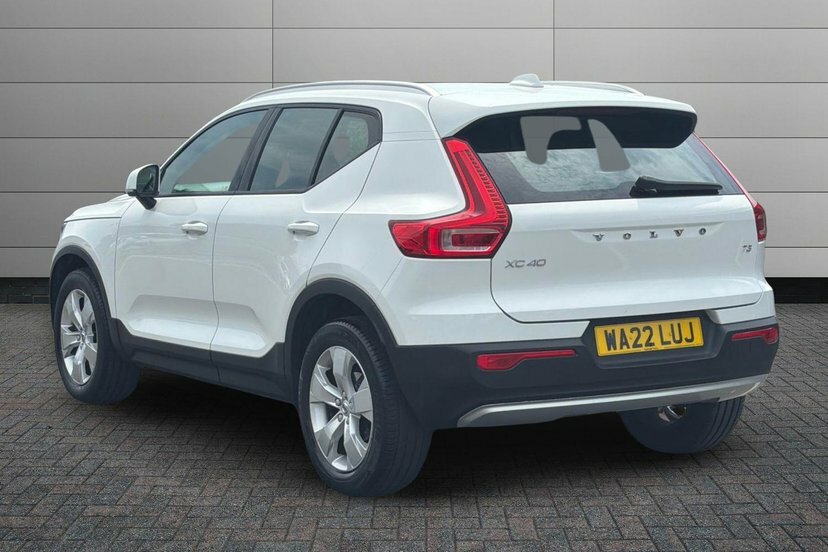 Volvo XC40 1.5 T3 Momentum Suv 163 Ps Silver #3
