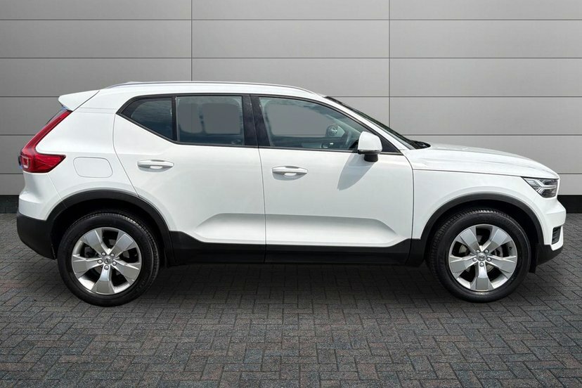 Volvo XC40 1.5 T3 Momentum Suv 163 Ps Silver #4