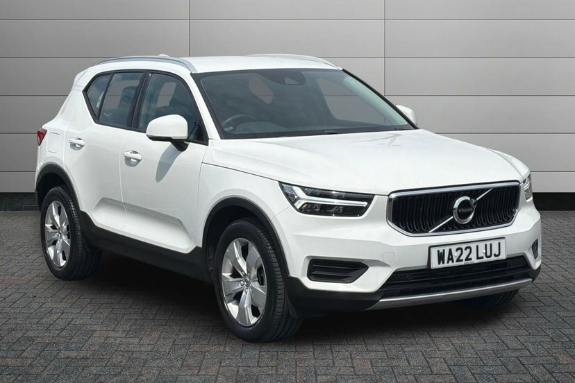 Volvo XC40 1.5 T3 Momentum Suv 163 Ps Silver