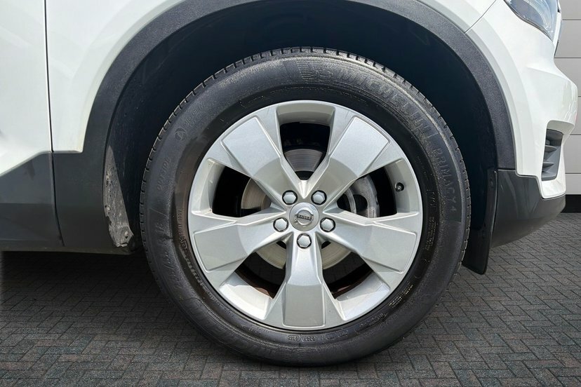 Volvo XC40 1.5 T3 Momentum Suv 163 Ps Silver #5