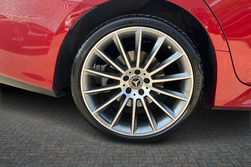 Mercedes-Benz CLS Cls350d Amg Line Premium Pluscoupe Red #4