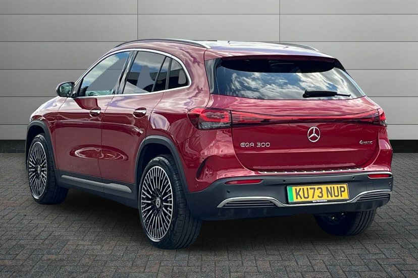Mercedes-Benz EQA Eqa 300 66.5Kwh Amg Line Premium Plus Suv El Red #2