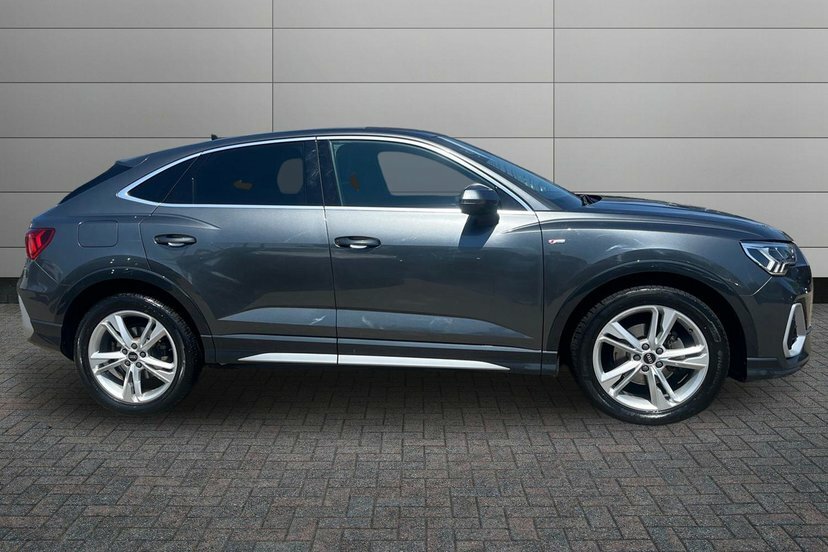 Audi Q3 1.5 Tfsi Cod 35 S Line Sportback S Tron Grey #4