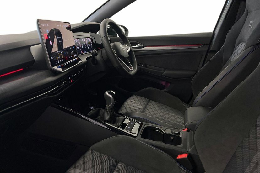 Volkswagen Golf 1.5 Tsi Black Edition Hatchback AU26NYV Grey #2