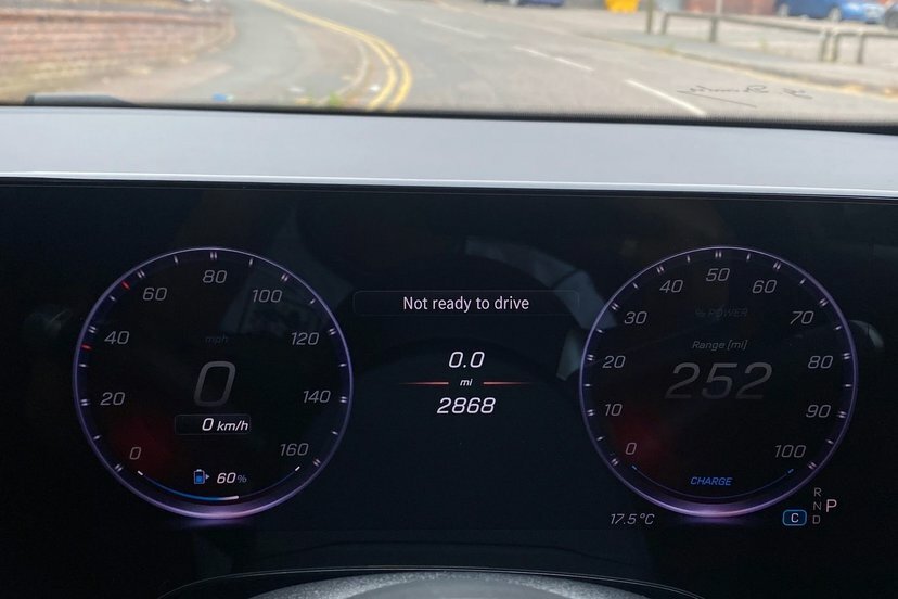 Mercedes-Benz CLA Class Cla250 85Kwh Amg Line Premium Edition Saloon KX26OTM Blue #6