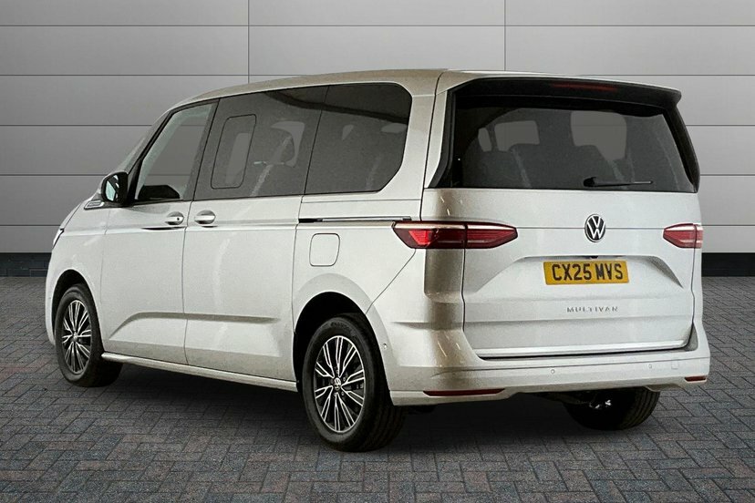 Volkswagen Multivan 2.0 Tdi Style Mpv Dsg 150 Ps Silver #3