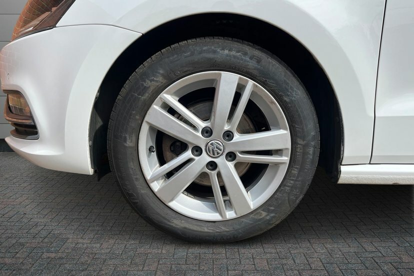 Volkswagen Polo 1.2 Tsi Bluemotion Tech Match Edition Hatchback White #5