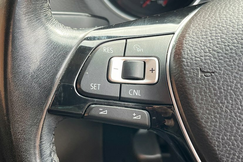 Volkswagen Polo Match Edition Tsi White #16