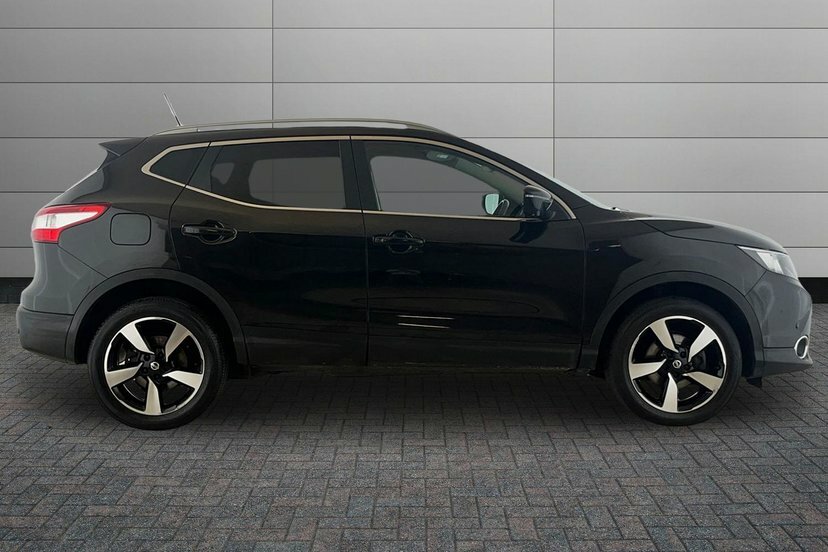 Nissan Qashqai 1.6 Dig-t N-connecta 2Wd Black #4
