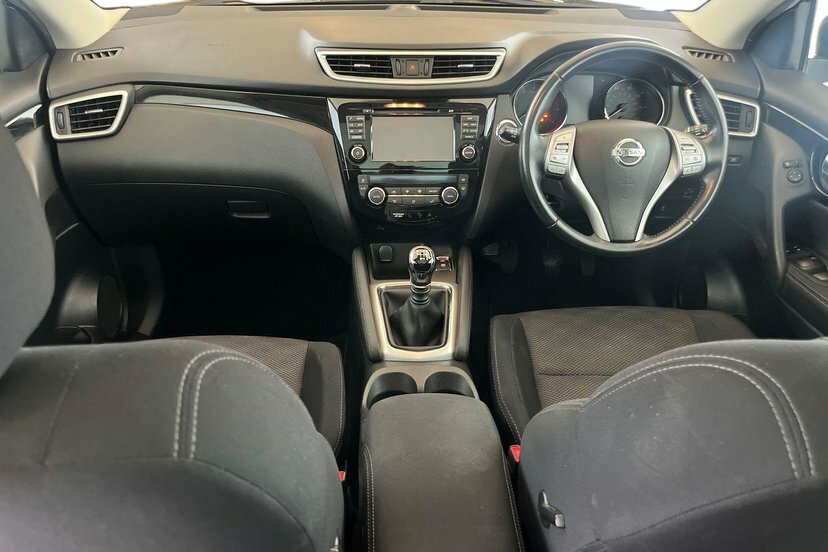 Nissan Qashqai 1.6 Dig-t N-connecta 2Wd Black #6