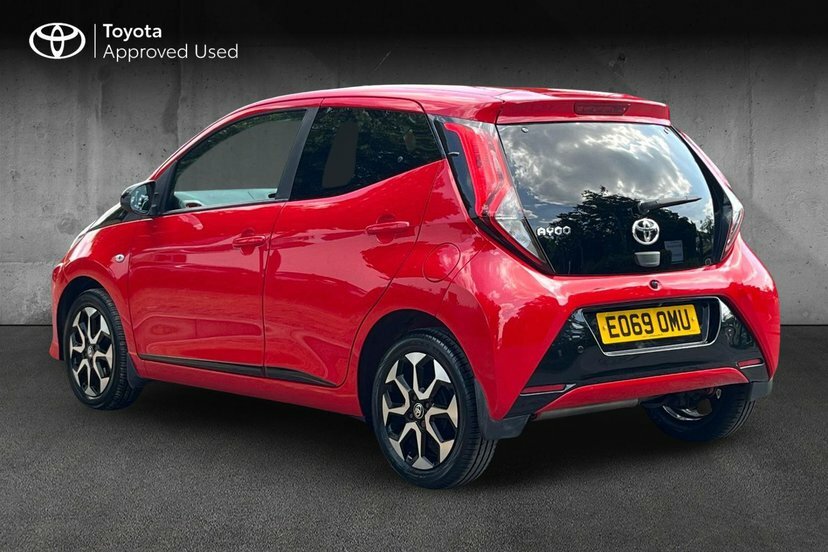 Toyota Aygo 1.0 Vvt-i X-trend Hatchback 71 Red #3