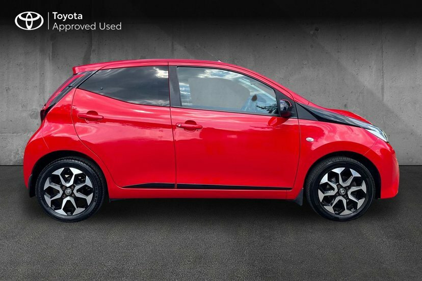 Toyota Aygo 1.0 Vvt-i X-trend Hatchback 71 Red #4
