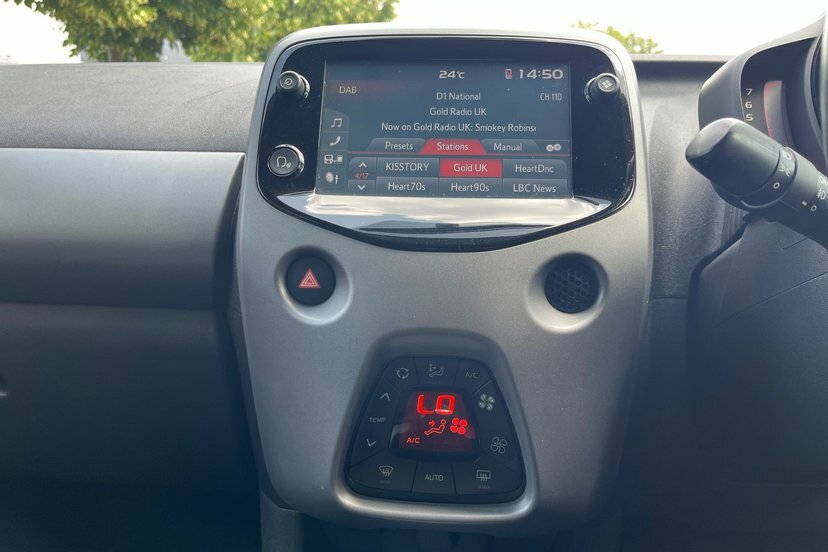 Toyota Aygo Hatchback 1.0 Vvt-i X-play Euro 6 201919 White #28