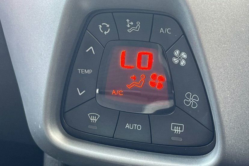 Toyota Aygo Hatchback 1.0 Vvt-i X-play Euro 6 201919 White #31