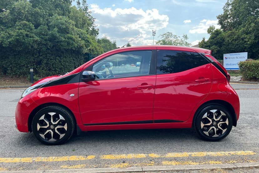 Toyota Aygo Hatchback 1.0 Vvt-i X-play Euro 6 201919 White #19