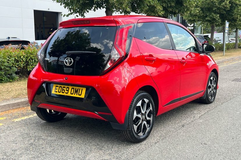 Toyota Aygo Hatchback 1.0 Vvt-i X-play Euro 6 201919 White #21
