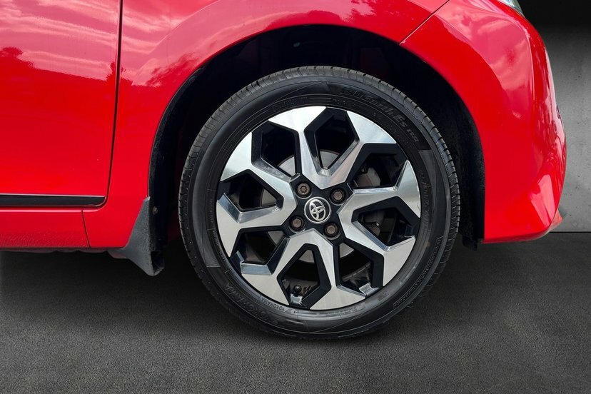 Toyota Aygo 1.0 Vvt-i X-trend Hatchback 71 Red #5