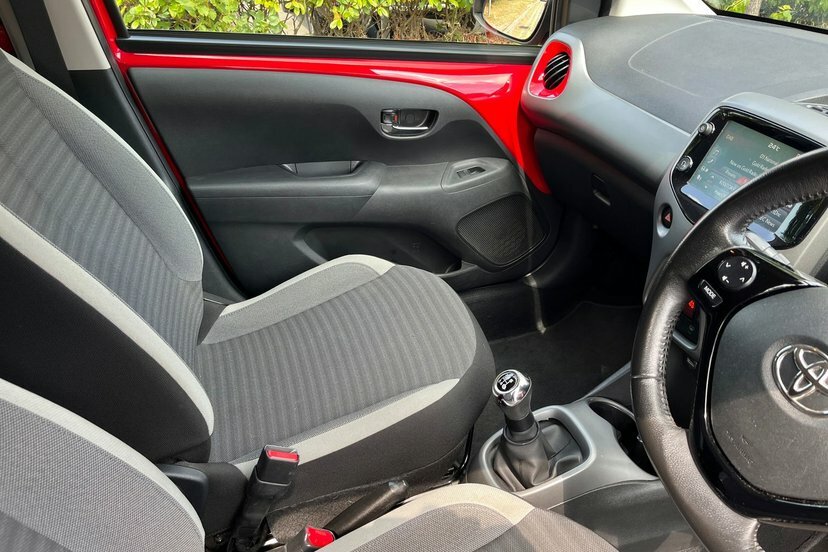 Toyota Aygo Hatchback 1.0 Vvt-i X-play Euro 6 201919 White #24