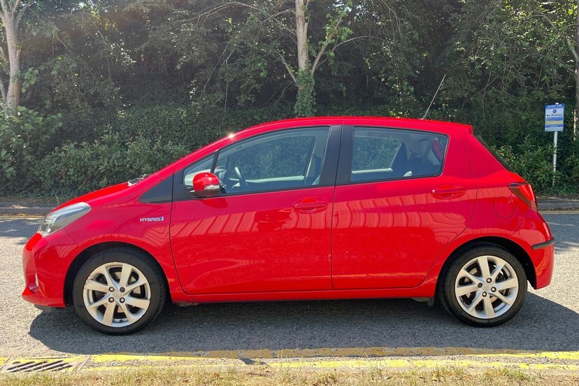 Toyota Yaris Yaris Sport Vvt-i Red #19