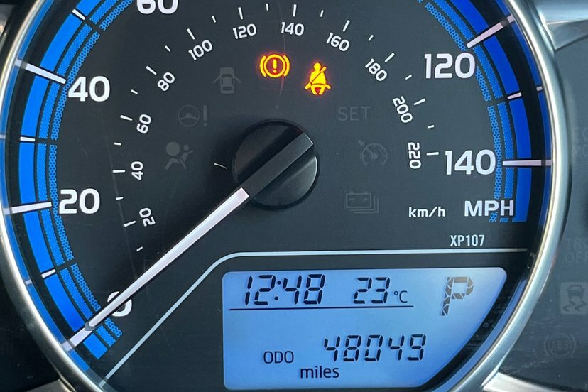 Toyota Yaris Yaris Sport Vvt-i Red #31